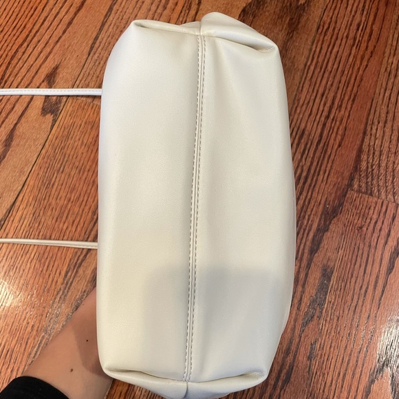 Rouched detail crossbody bag with strap BEIGE - Picture 6 of 12